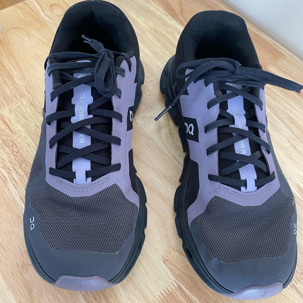 OnCloud Runner Athletic Shoes Lilac/Black/Purple - Picture 8 of 12